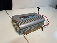 Schuko DC-AC Inverter 12V/24V 230V 50Hz 2 Outlets with Charger