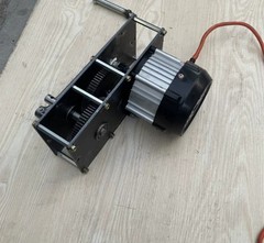 220-volt, 2000-watt, 50-Hz Hand-Crank Generator with Speed-Increasing Gearbox