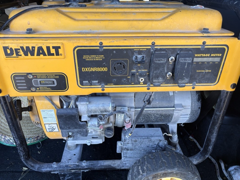 DEWALT DXGNR8000 Portable Power Generator 8000W 120/240V Yellow/Black