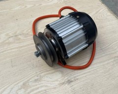 220-volt, 2000-watt, 50-Hz Hand-Crank Generator with Speed-Increasing Gearbox