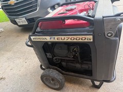 Honda EU7000IS Inverter Generator – Red
