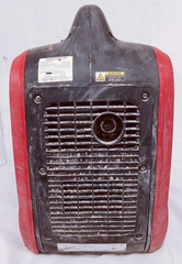 Predator Super Quiet Inverter Generator Portable 2000W 120V Red/Black