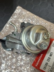 Honda OEM Carburetor HR194 HR214 HR215 LAWNMOWER 16100-ZE6-W01 🔥FASTSHIP🔥 “A1′
