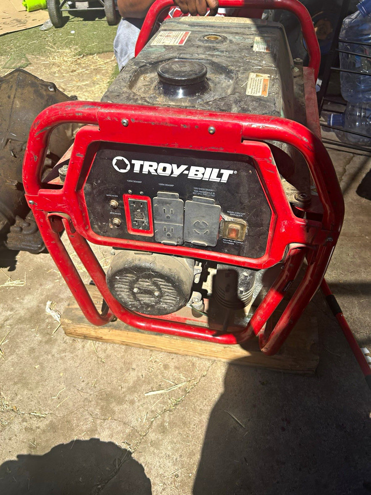 Troy-Bilt 6250W Portable Generator 8500 Starting Watts Red/Black 120/240V