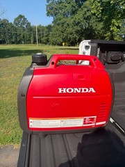 ⭐️Honda EU2200I 2,200w Portable Inverter Generator Brand New never started