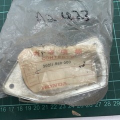 30211-889-000 Genuine Honda Point Cover Contact Plate Generator E FR G WT NOS
