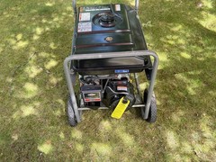 Briggs & Stratton Storm Responder Portable Generator 5500W/8250W 120/240V