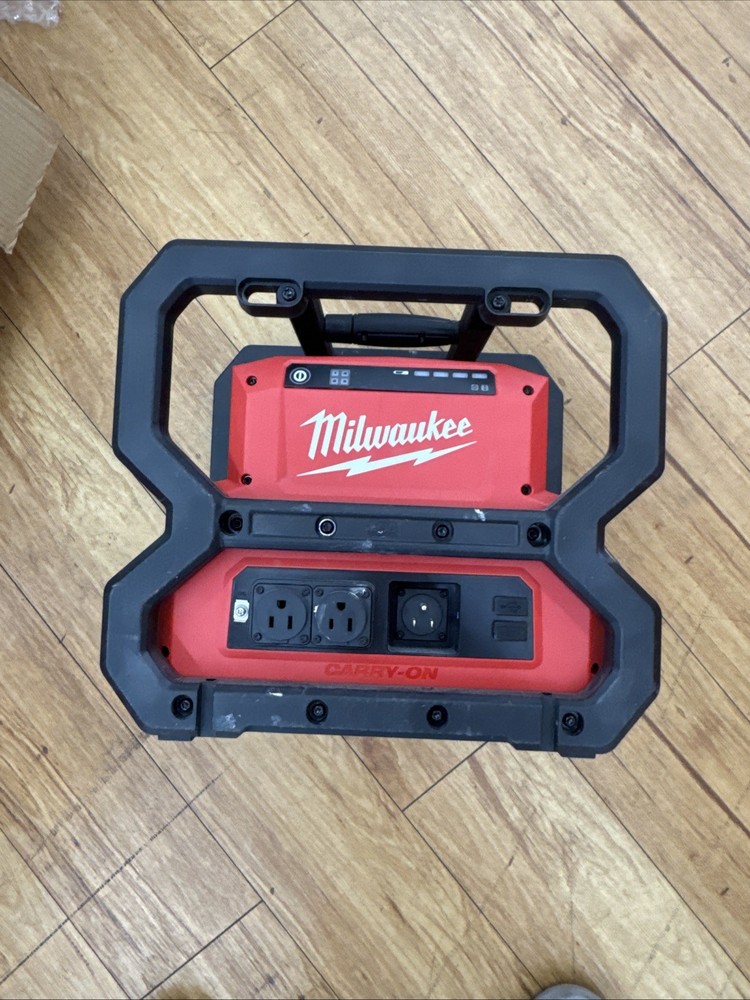 Milwaukee 2845-20 M18 CARRY-ON 3600W/1800W Power Supply