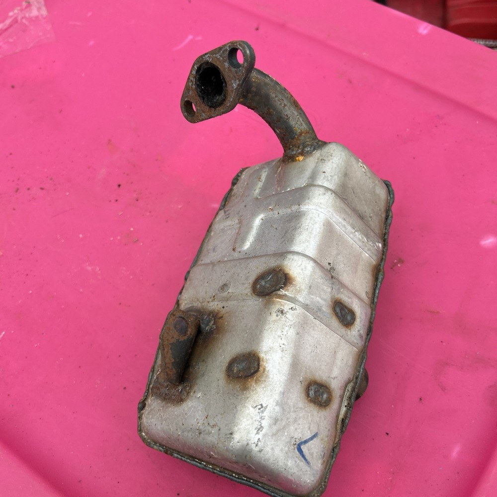 2009 Yamaha EF2000 Inverter Generator Muffler EG125