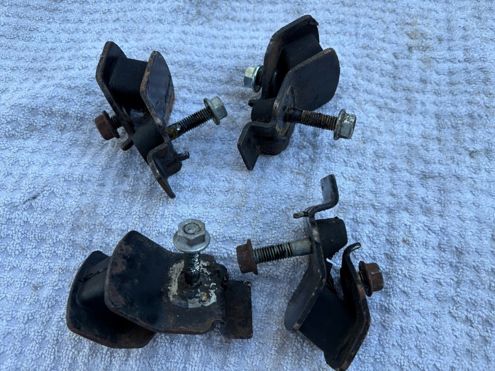 100401R – 3500/4375w Champion Dual Fuel Generator Motor Engine Mounts (4)