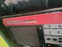 Generator Honda ES6500 very low hours in great condition.