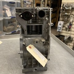 OEM GOOD USED WISCONSIN ROBIN WI-390 8000482 STD.CYLINDER BLOCK W/ VALVES