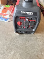 Tomahawk TG3000i Portable Inverter Generator 120V Red/Black 2x 120V