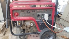 Honda 664310 EB5000X3 120/240V 5000W 6.2 gal Portable Generator w/ Co-Minder New