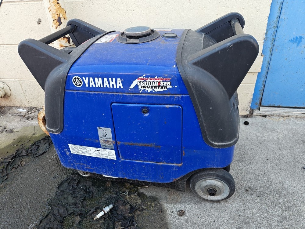 Yamaha EF30iSEBZ, EF3000iSEB Inverter Generator w/ Boost Technology, 3000 watt