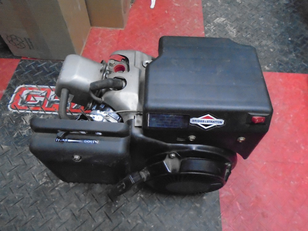 BRIGGS &STRATTON 9000 SERIES INTEK GENERATOR ENGINE 205cc 7hp BRIGGS nos