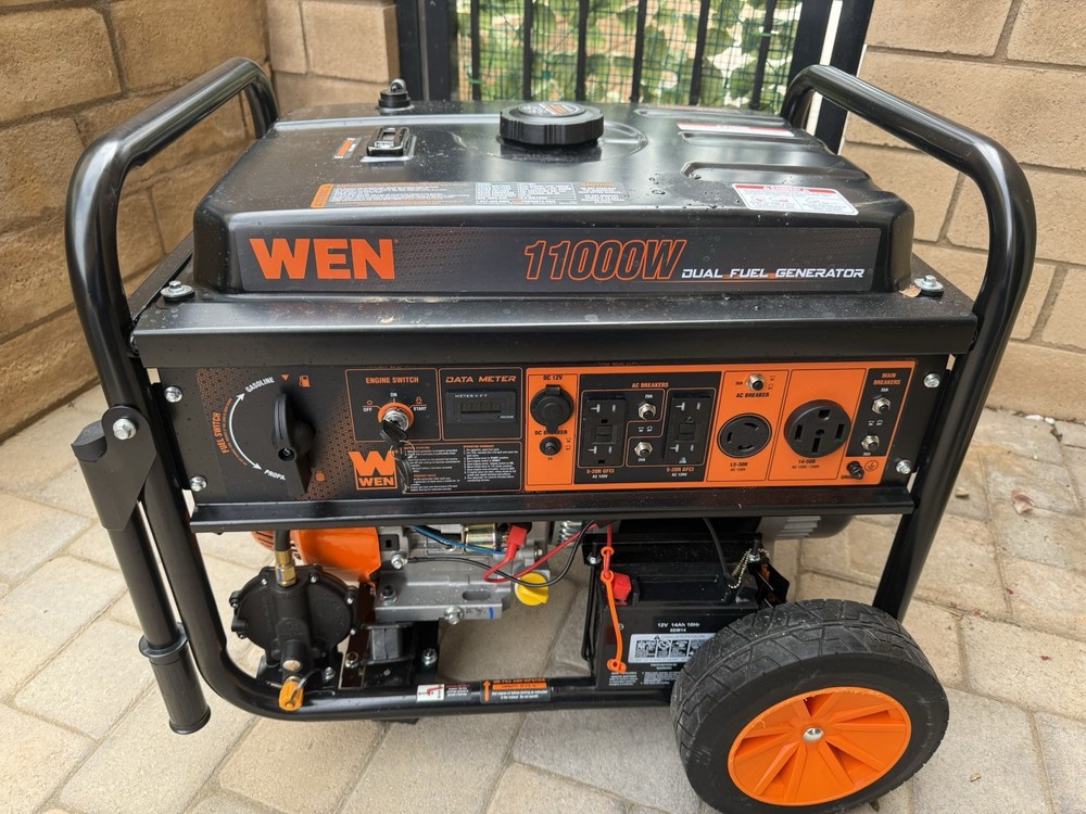 WEN DF1100T 11,000-Watt 120V/240V Dual Fuel Portable Generator DF1100T