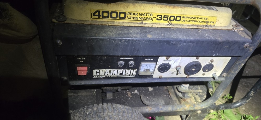 Champion 4000W 3500W Power Generator Voltmeter Circuit Breakers 120/240V