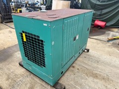 Cummins GGFD-5636372 liq. propane Generator 43.7 Volts: 120/240