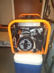 1550 watt generator wen orange in color