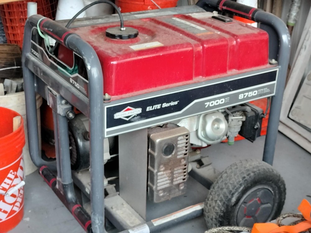 Briggs and Stratton Elite Series 8750/7000 Watt Portable Generator