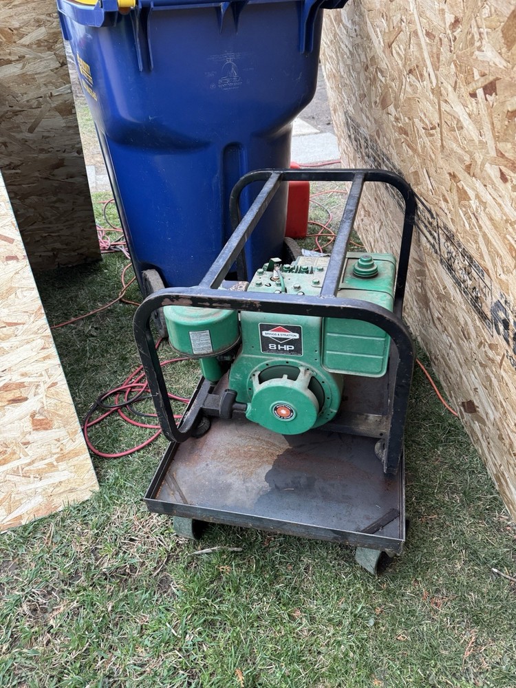 Briggs & Stratton 8 HP Portable Power Generator Green