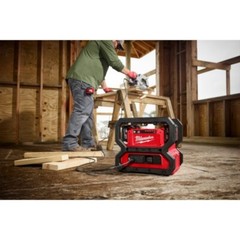 Milwaukee CANADA Cordless 3600W/1800W Battery Powered Power Supply (Tool Only)