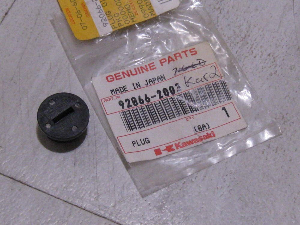 KAWASAKI GENERATOR KG550-A/KG550-B OIL FILLER PLUG NOS!