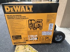BRAND NEW DEWALT 8000W Electric Start Gasoline Portable Generator #DXGNR8000