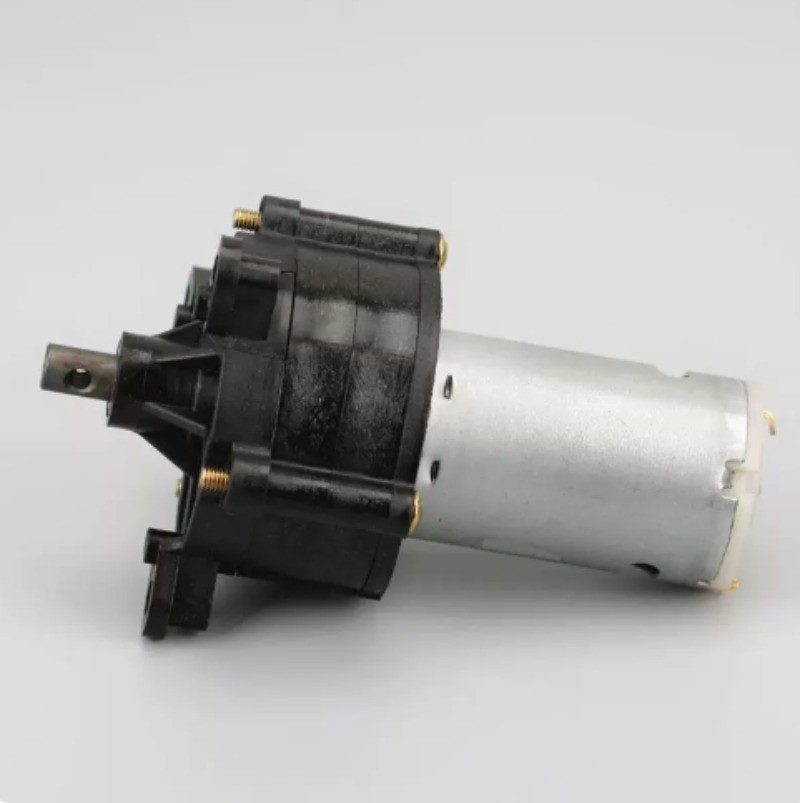 Scientific DIY Project: A Miniature High-Power Hand-Crank DC Generator