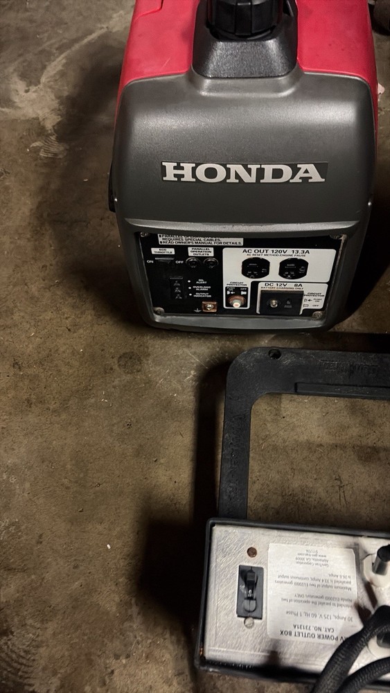 Honda EU2000i Portable Inverter Generator 120V AC/DC RV Power Outlet Box