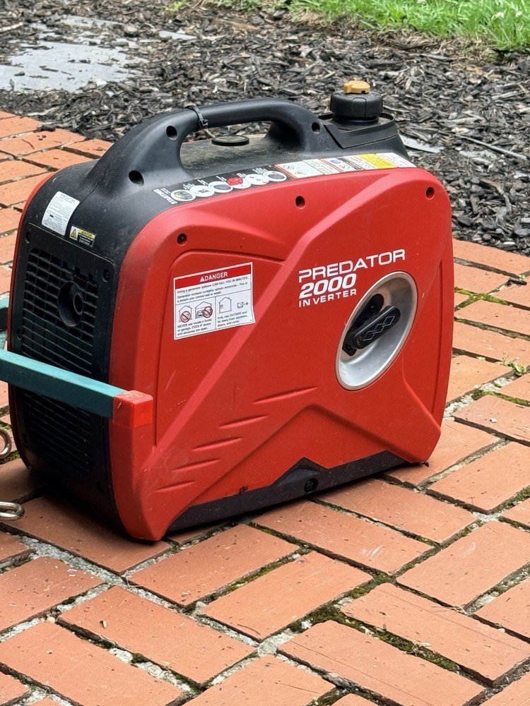 PREDATOR ENGINES, GENERATORS, & MORE 2000 WATT SUPER QUIET INVERTER (P22017612)
