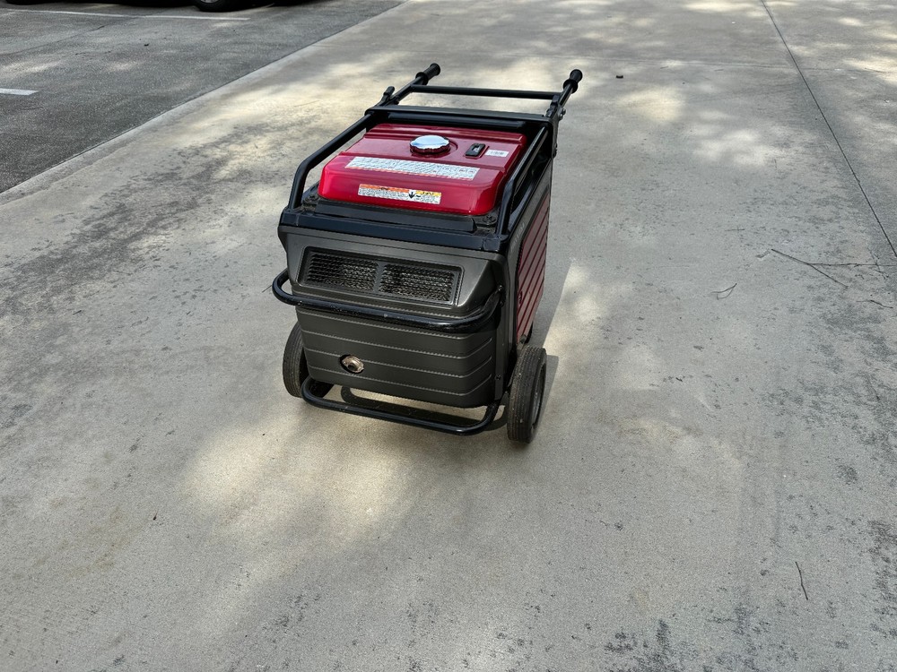Honda EU6500IS Inverter Generator – LOW HOURS (~347 hrs of use) New Battery
