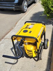 DEWALT DXGNR5700 Portable Power Generator – PMC165700.01 – New / Never Used