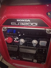 Honda EU3200i Inverter Generator 3.2kW 120V Gas Bluetooth CO-MINDER Red