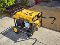 DEWALT DXGNR5700 Portable Power Generator – PMC165700.01 – New / Never Used