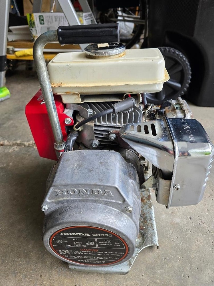 Honda Generator EG650 Gas Powered 650 Watt 120v 12v AC DC w/Cover Local pickup