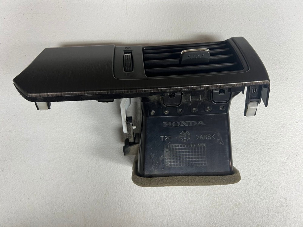 2013-17 Honda Accord LH Air Diffuser OEM 77620-T2F -A0