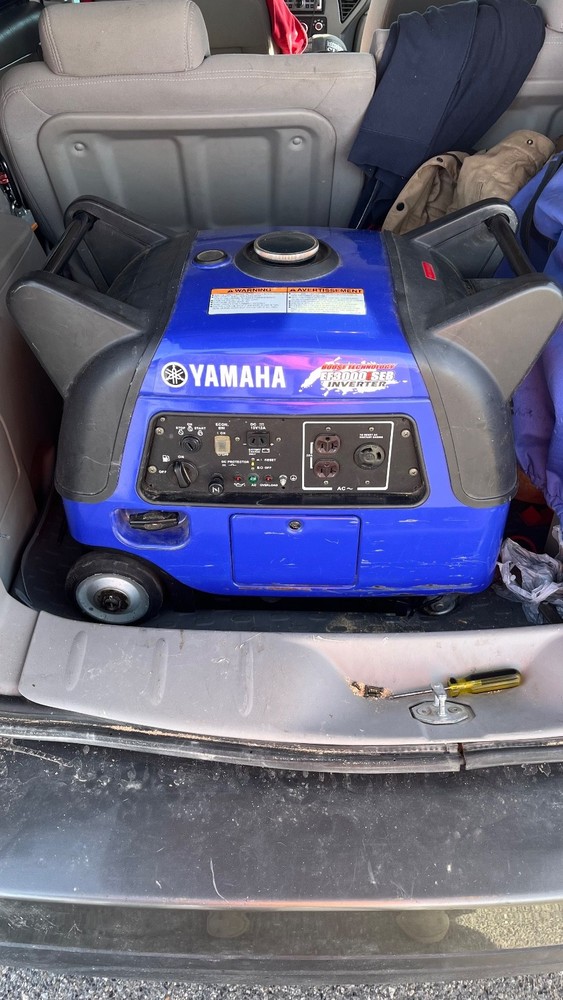 Yamaha EF3000iSEB Inverter Generator w/ Boost Technology, 3000 watt