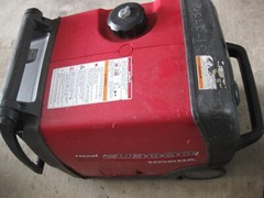 Honda Handi EU3000i 3000 Watt Gas Powered Portable Generator