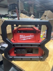 Milwaukee 2845-20 M18 CARRY-ON 3600W/1800W Power Supply