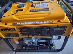 DeWalt DXGNR8000 8000W Generator, elect start, LOCAL, no handle, batt, tire,feet