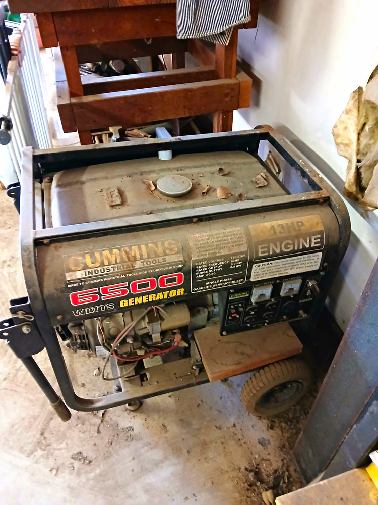 Cummins Portable Gasoline Generator 6500W (6.5kW Max) 110/220V