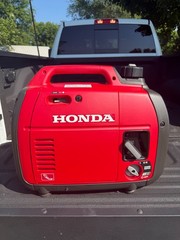 ⭐️Honda EU2200I 2,200w Portable Inverter Generator Brand New never started