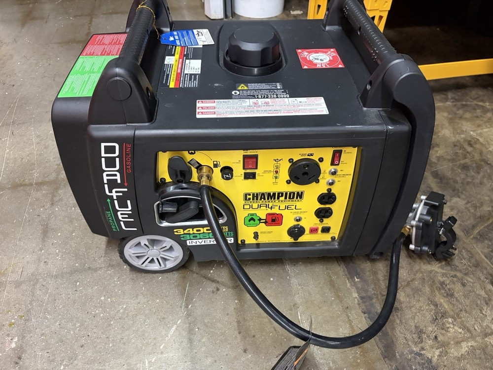 Champion 100263 3400Watt Dual Fuel Inverter Generator