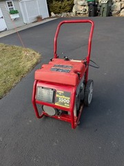 Generac 5500 Wheelhouse Portable Generator. Low run time.