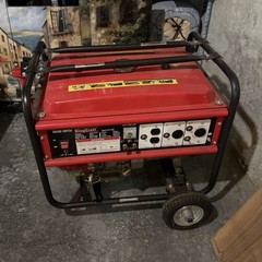 KingCraft B1703 4000W Gas Portable Generator 120/240V Wheel Kit Red/Black