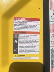 Champion 100297 Dual Fuel Portable Generator 4375W manual Start Yellow