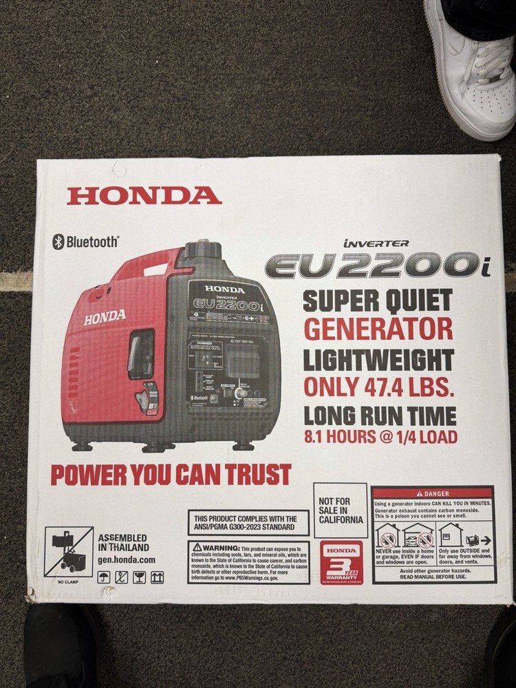 Honda EU2200i Inverter Generator Super Quiet Lightweight w CO-MINDER *BRAND NEW*