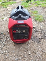 Honda EU3200i 3200W 120V Portable Quiet Inverter Generator 1.2 gal Red/Black